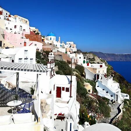 Апартаменты Menias Cave House *