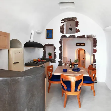 Menias Cave House Апартаменты Ия