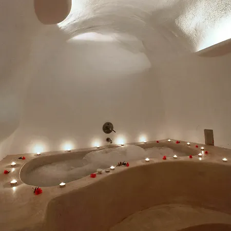 Menias Cave House Ия