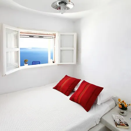 Апартаменты Menias Cave House *